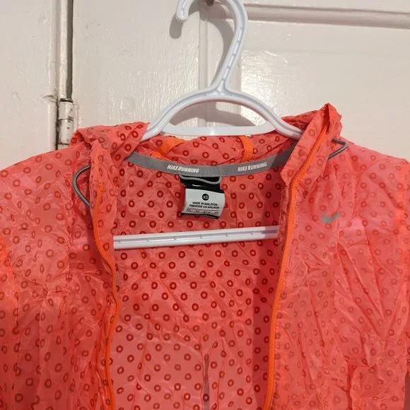 Nike packable jacket - Picture 3 of 7